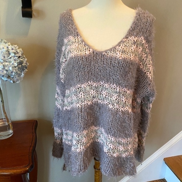 Free People Linus Pink and Grey Fuzzy Sweater M 0599 - Picture 5 of 6